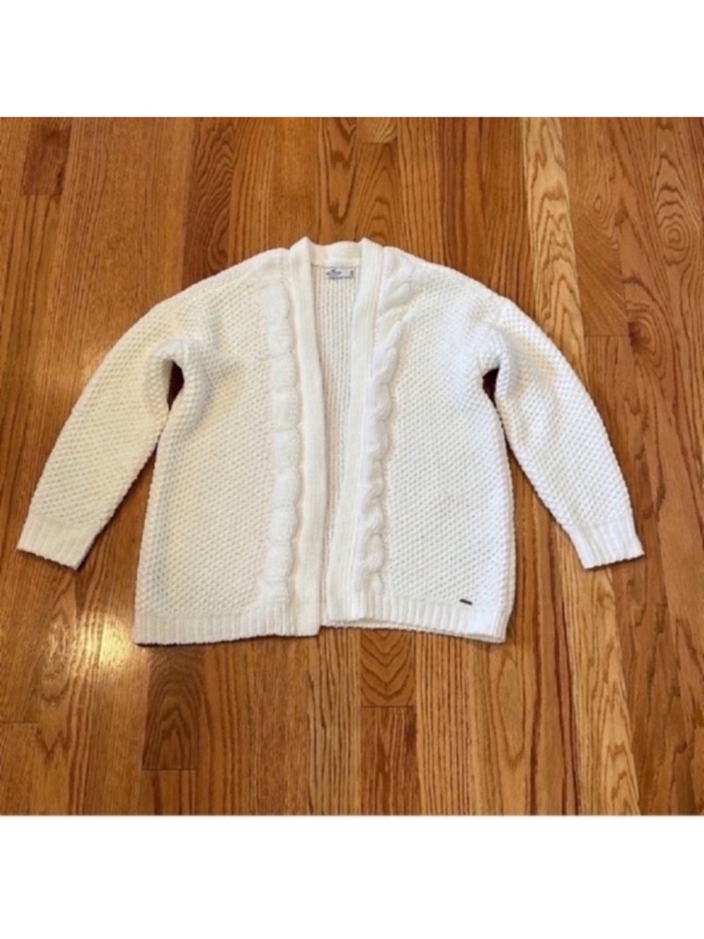 Like New Hollister Open Front Sweater- White, Size Medium
